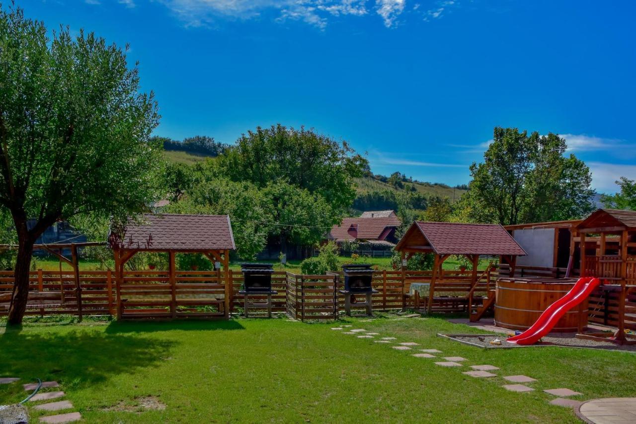 Kovács Guesthouse Praid Esterno foto